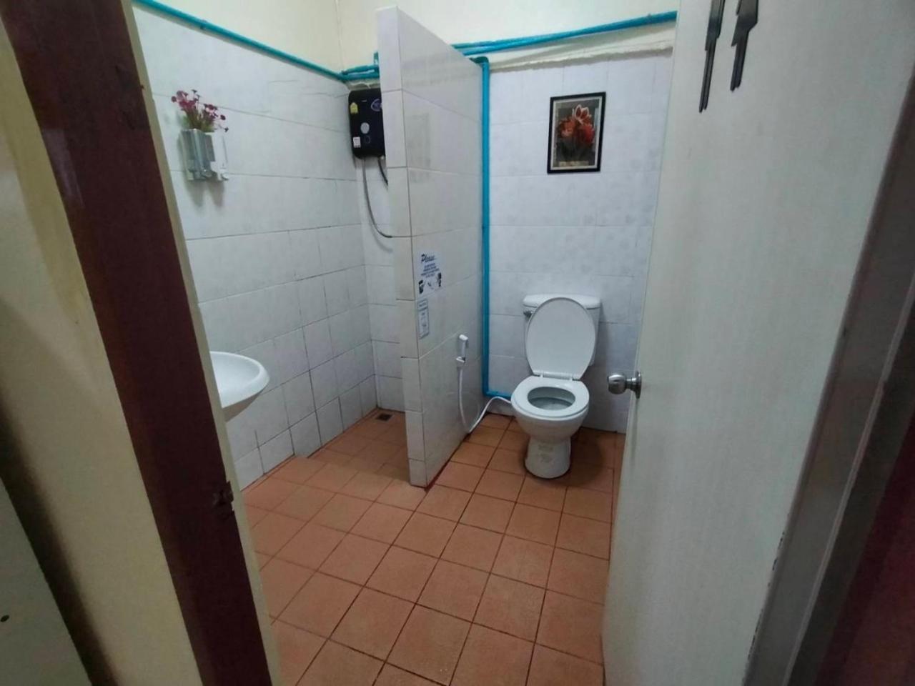 Home Stay At Tapae Chiang Mai Bagian luar foto