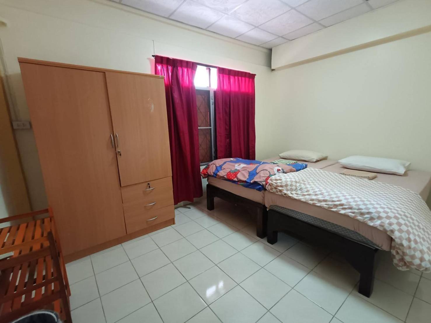 Home Stay At Tapae Chiang Mai Bagian luar foto